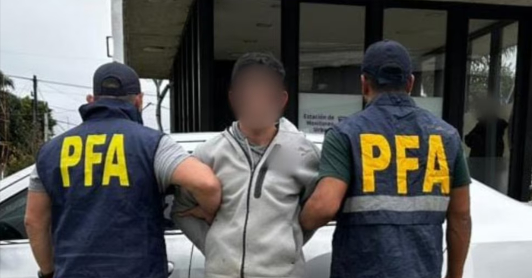 Cayó-“El-Ruso”-líder-de-una-banda-que-robaba-autos-de-aplicaciones-lo-delató-una-foto-en-un-hotel-alojamiento-Infobae-04-22-2026_02_42_PM