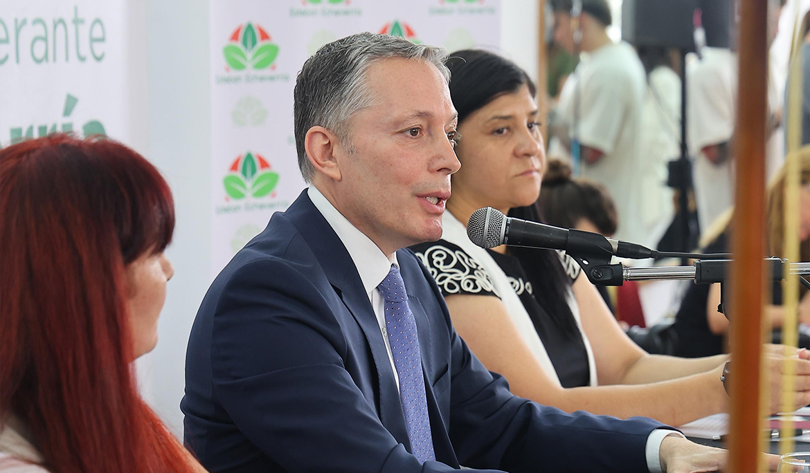 FERNANDO-GRAY-ACOMPANO-LA-JURA-Y-ASUNCION-DE-CONCEJALES-ELECTOS-EN-ESTEBAN-ECHEVERRIA